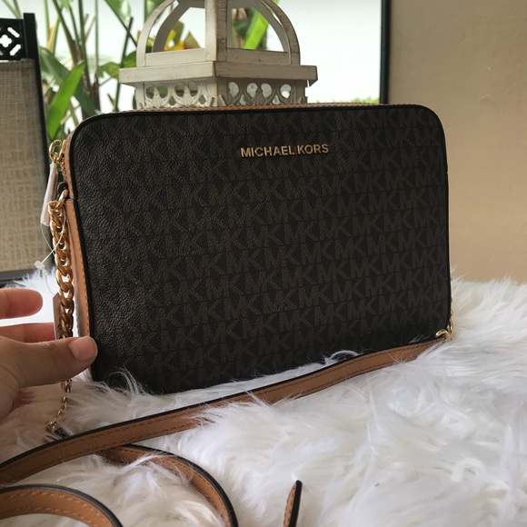 Michael Kors large Crossbody Bag - Picture 5 of 8